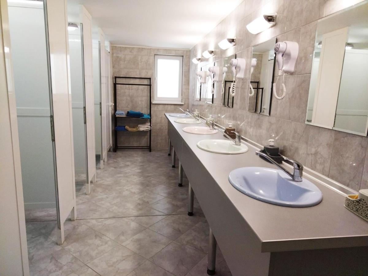 Roma Hostel Varna Buitenkant foto