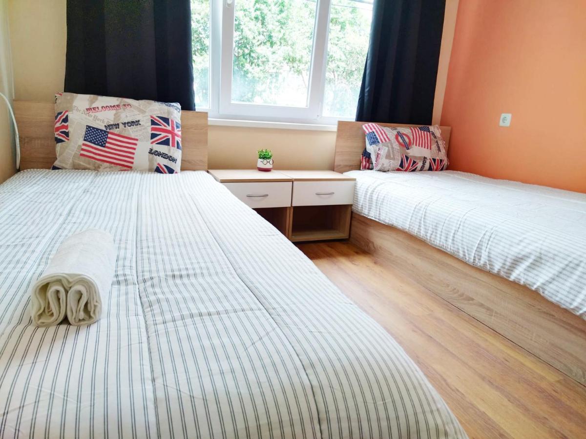 Roma Hostel Varna Buitenkant foto
